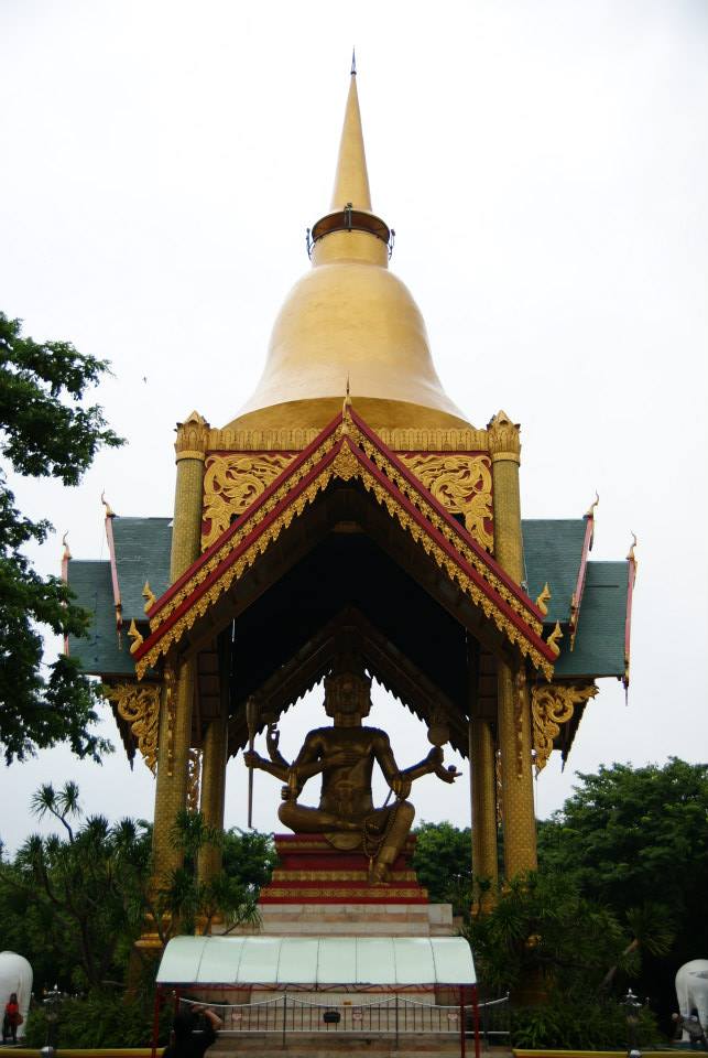 Patung Budha 4 wajah - Kenpark pantai Kenjeran Surabaya