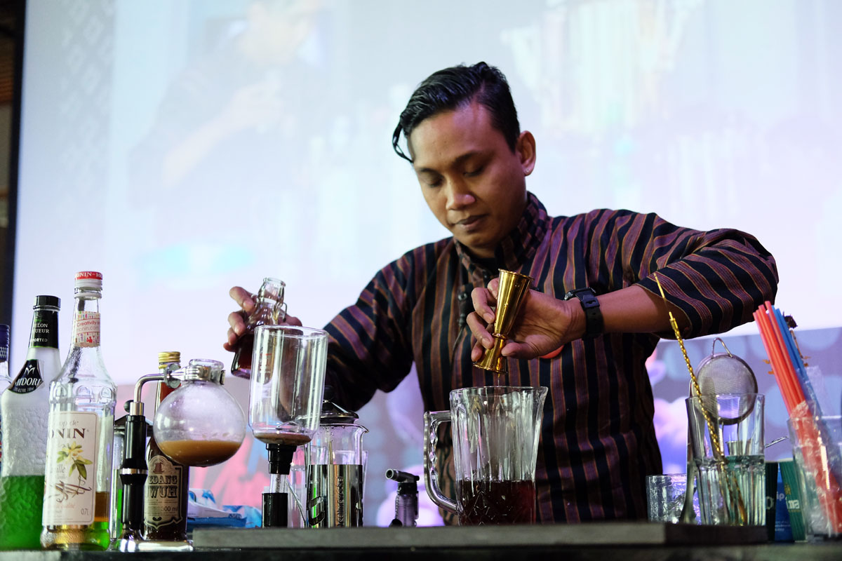 mr-muhammad-lutfi-from-hyatt-regency-yogyakarta-dilmah-tea-mixology-indonesia